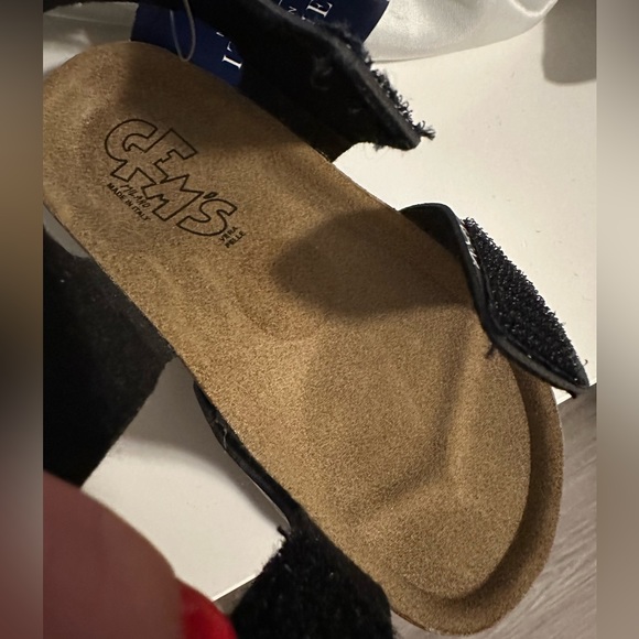 New toddler sandals, size 7 - Picture 4 of 5